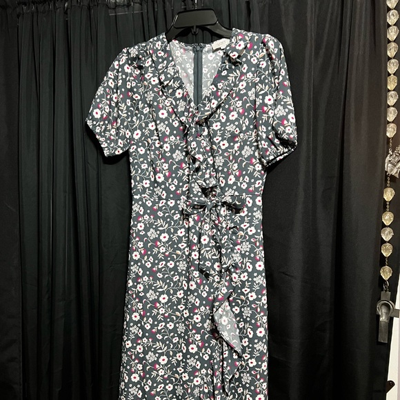 Dress - Picture 1 of 7